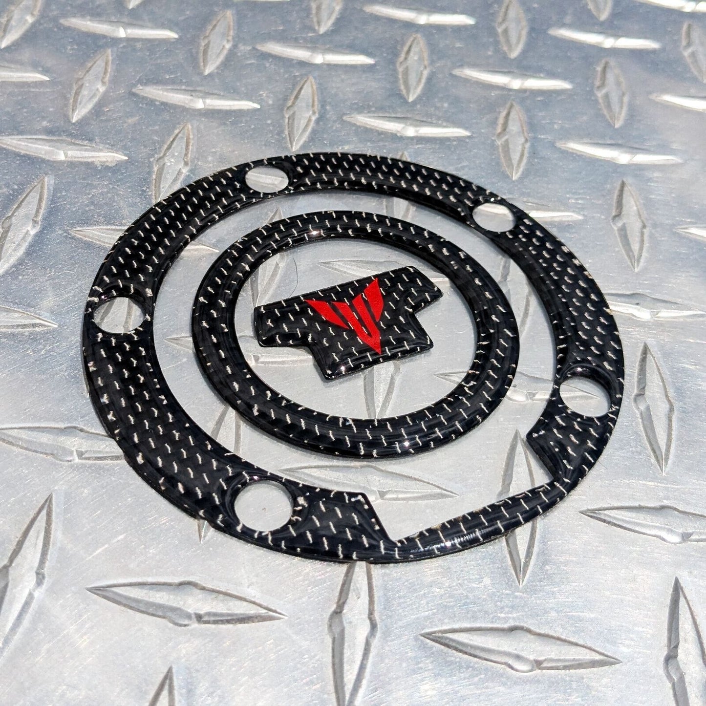 MT Logo REAL Carbon Fuel Gas Cap Decal Pad MT-09 MT-07 MT-03 MT07 MT09 FZ09 FZ07