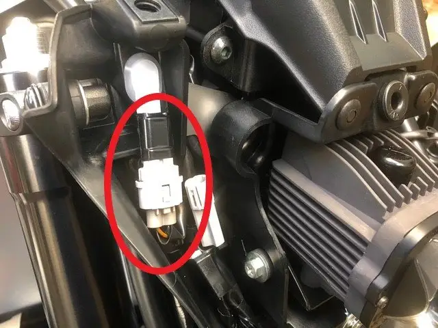 Yamaha Accessory Power Plug Splitter Cable MT-07 MT-09 SP Tracer 7 9 MT09 MT07